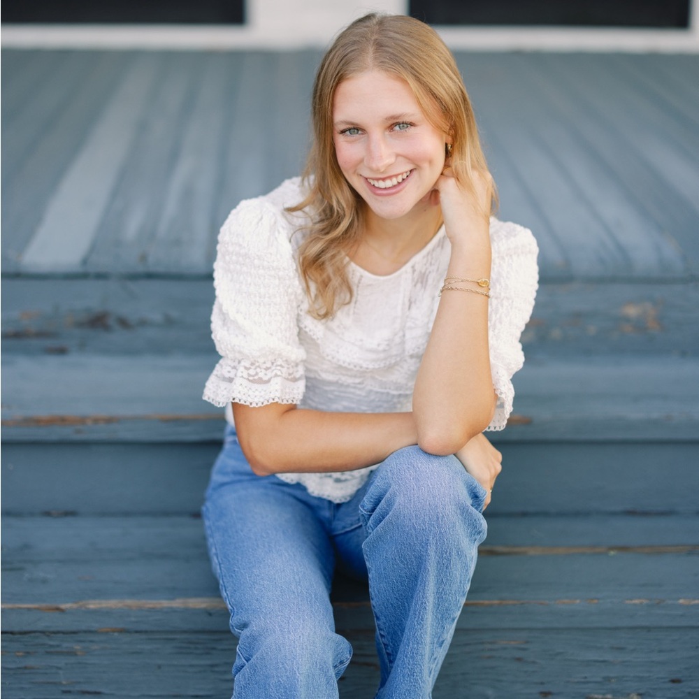 Meet your Posher, Caitlin